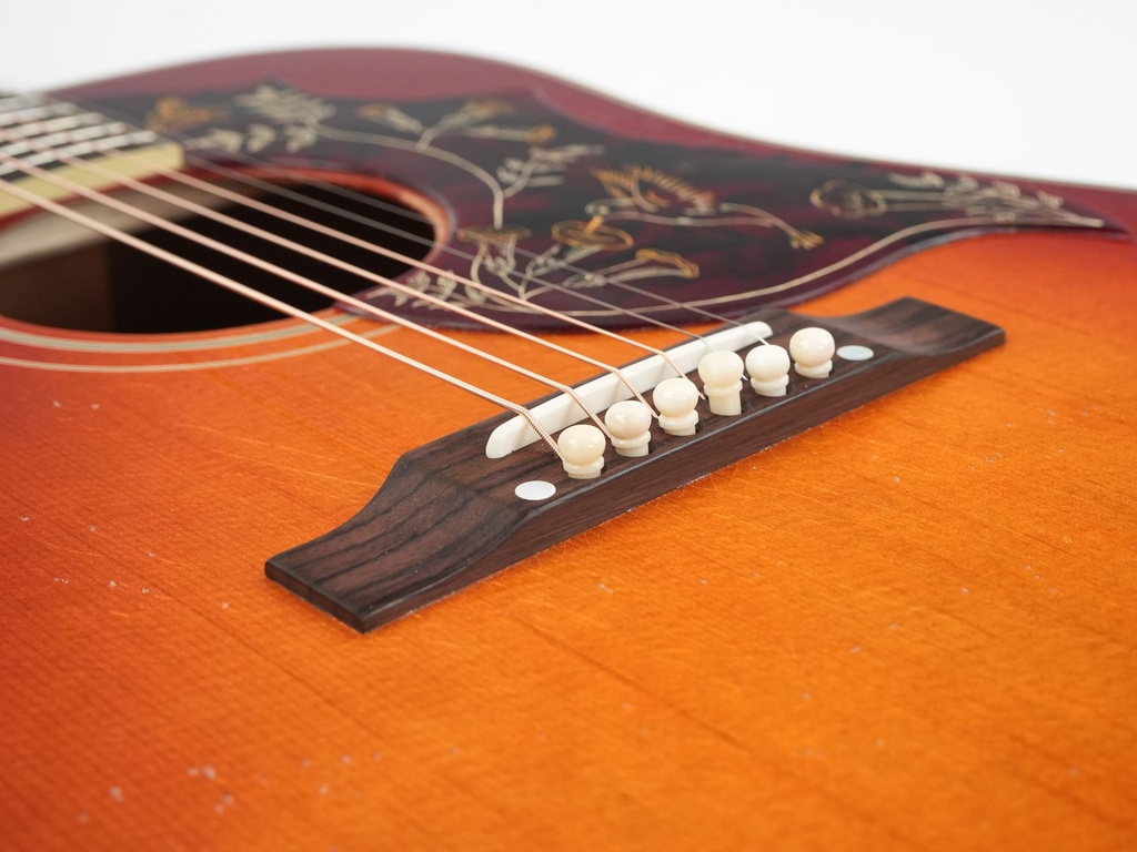 Gibson 1960 Hummingbird Light Aged Heritage Cherry Sunburst-10.jpg