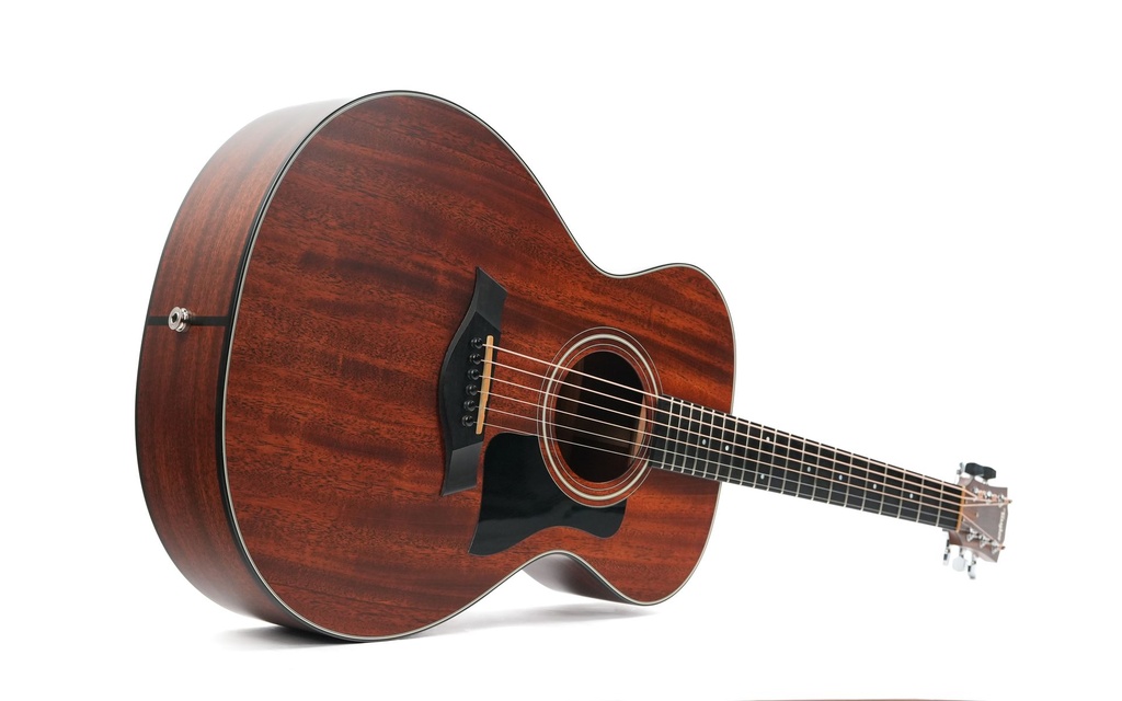 Taylor 322 Mahogany 2013-12.jpg