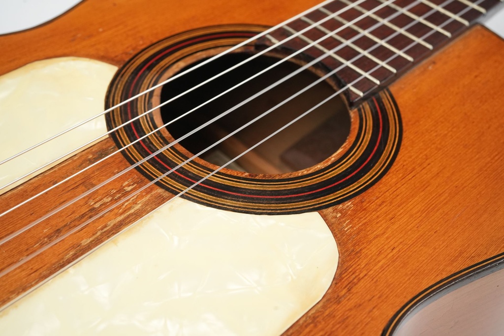 Ramirez Flamenco Spruce Cypress 1928-13.jpg