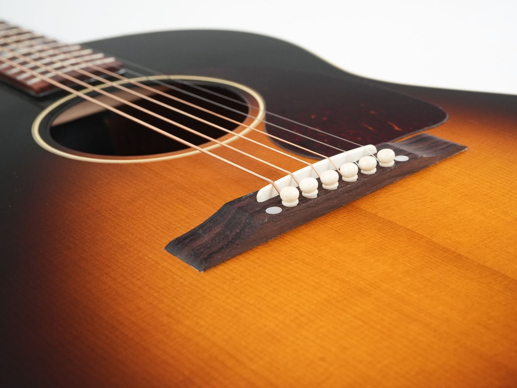 Gibson 1942 LG-2 AJ 1930s Burst VOS-10.jpg