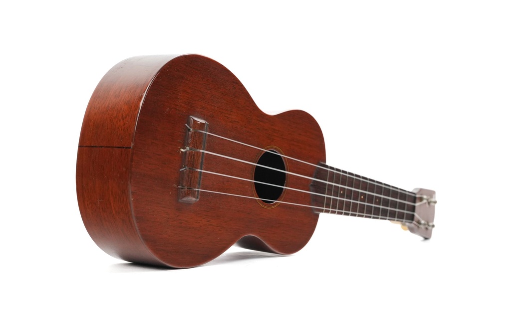 Martin Style 0 Soprano Ukulele Honduran Mahogany 1920-11.jpg