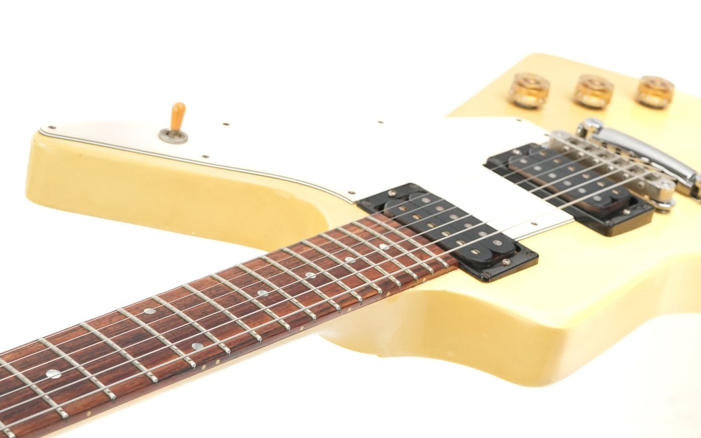 Gibson Explorer Polaris White 1989-8.jpg