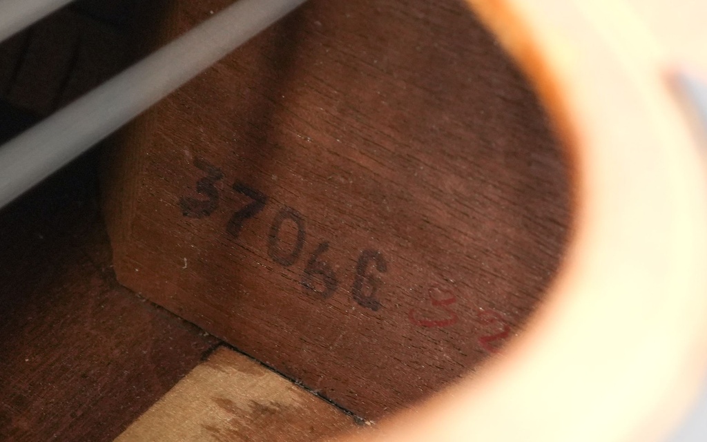 Gibson J35 1941?-12.jpg