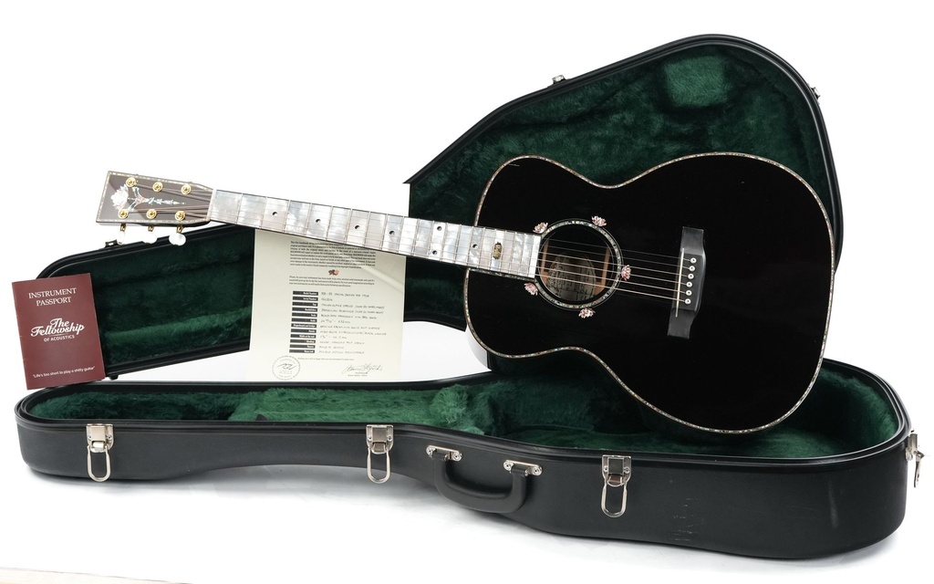 Rozawood OM45 'Buddha' RB99 Ancient Brazilian and Spruce 2006.jpg