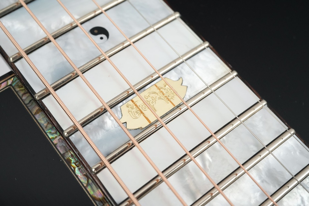 Rozawood OM45 'Buddha' RB99 Ancient Brazilian and Spruce 2006-15.jpg