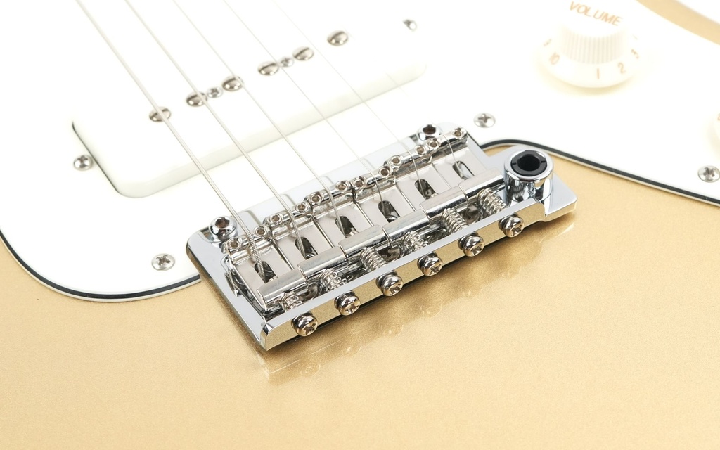 Suhr Classic JM S90 Gold 2024-10.jpg