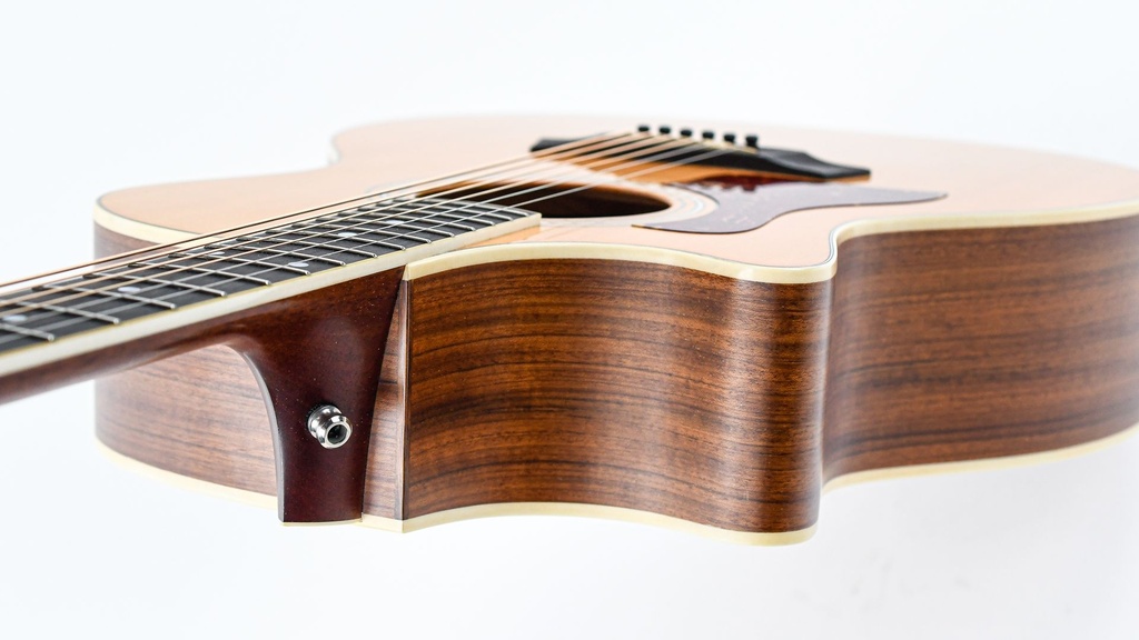 Taylor 414CE Ovangkol Spruce Lefty 2003-8.jpg