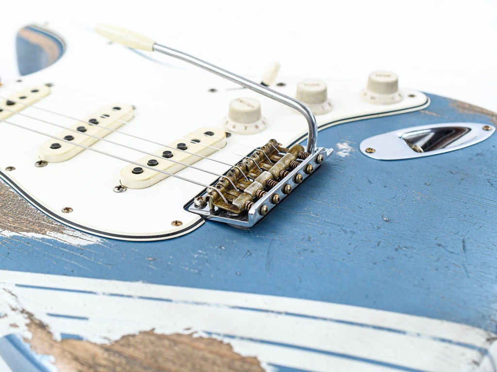 Fender Custom Shop 65 Stratocaster Masterbuilt Greg Fessler Relic Competition Ice Blue Metallic-10.jpg