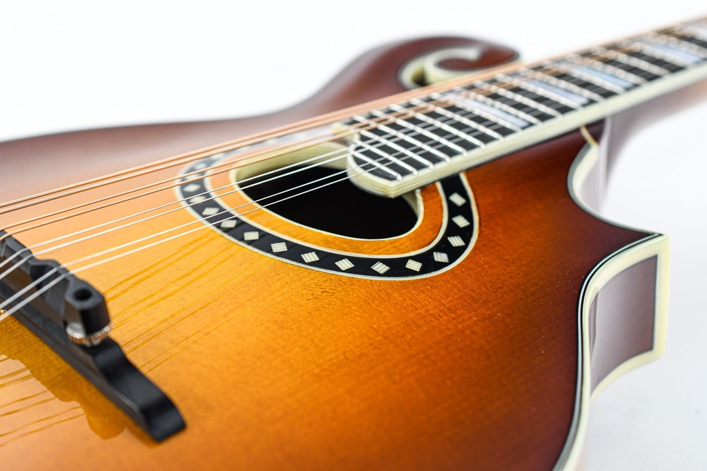 Eastman MD614-GB Goldburst-12.jpg