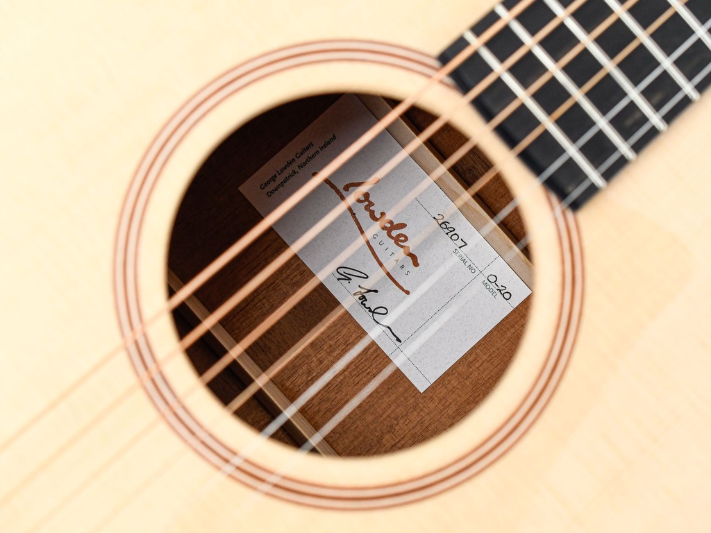 Lowden O20 Mahogany Sitka-11.jpg