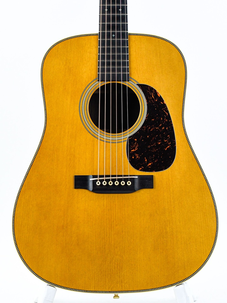 Martin Custom Shop D28 1937 Vintage Low Gloss Stage 1 Aging-3.jpg