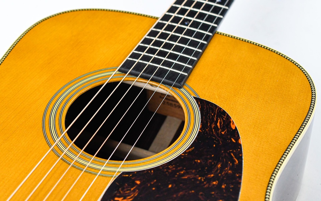 Martin Custom Shop D28 1937 Vintage Low Gloss Stage 1 Aging-12.jpg