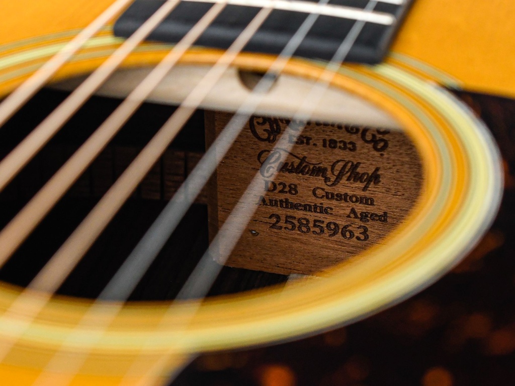 Martin Custom Shop D28 1937 Vintage Low Gloss Stage 1 Aging-11.jpg